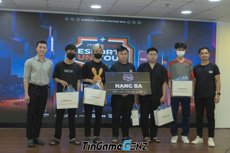 “Mùa Giải Mobifone Esports Unitour 2024: VUH Academy Lên Ngôi Vô Địch!”