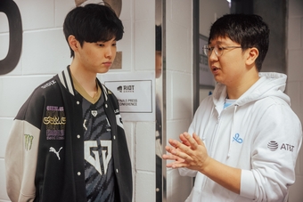 "C9 người Hàn chê bai streamer nước ngoài chơi rank one champ"