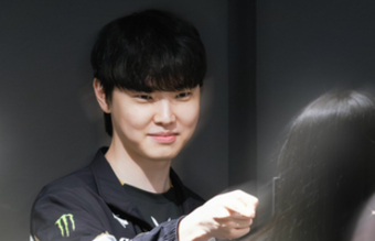 "Chovy Ghi Dấu Ấn Vượt Trội Trong Thế Giới LMHT: Fan Chờ Đợi Điều Quý Giá Nhất!"
