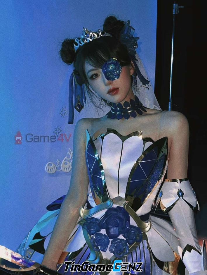 Cosplay Gwen của Triệu Lộ Tư 