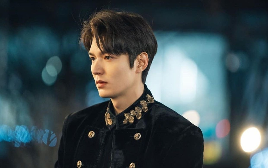 Diễn viên nổi tiếng Lee Min-ho khoe rank Cao Thủ trong Liên Minh Huyền Thoại và khiến fan thích thú