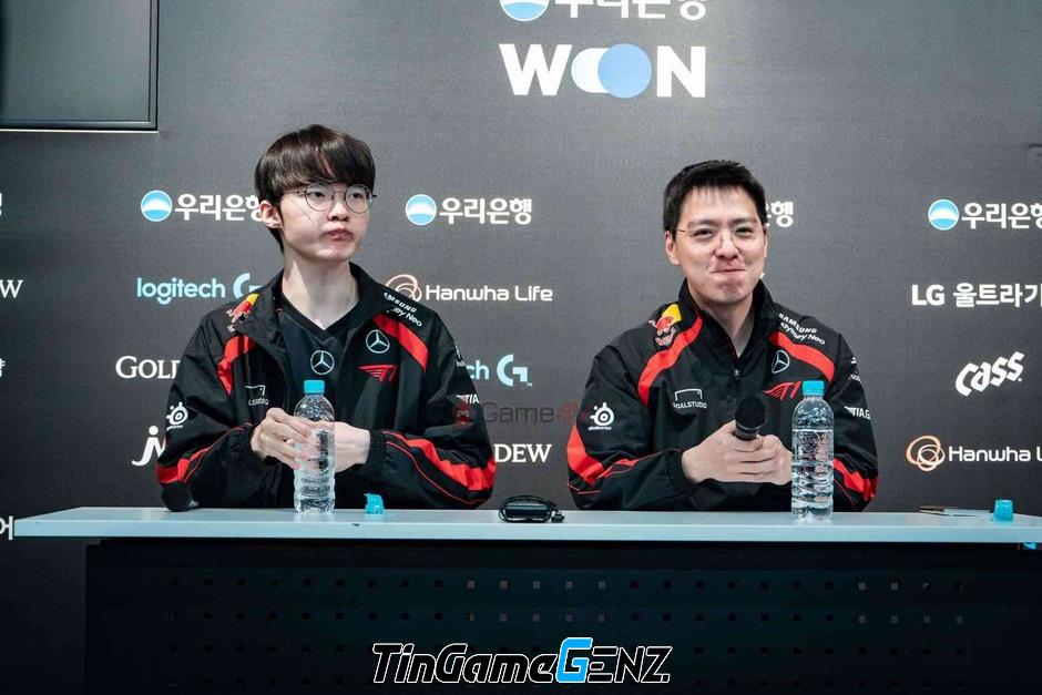 Faker chia sẻ về vai trò của HLV kkOma trong đội T1 LMHT