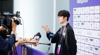 Faker đáp xuất sắc về eSports, hâm mộ mê đắm.