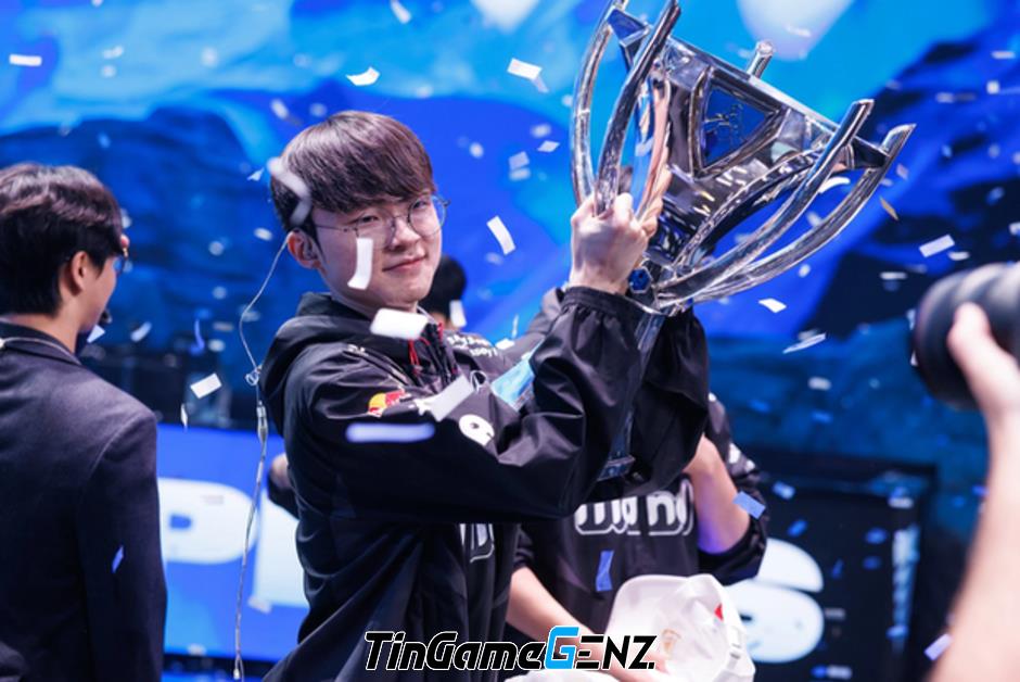 Faker tiếp tục đạt kỷ lục mới trong Esports và xưng bá như Messi