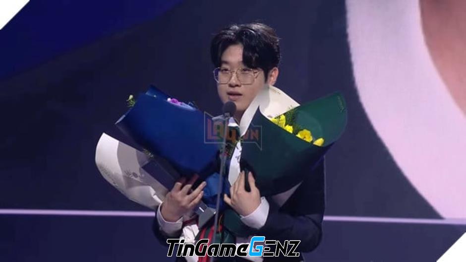 Faker tiếp tục thêm danh hiệu ấn tượng tại LCK Awards