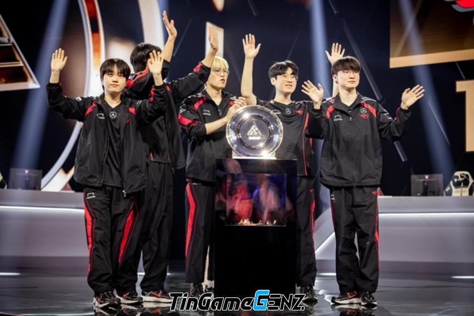 Faker vô địch Esports World Cup, lập kỷ lục mới