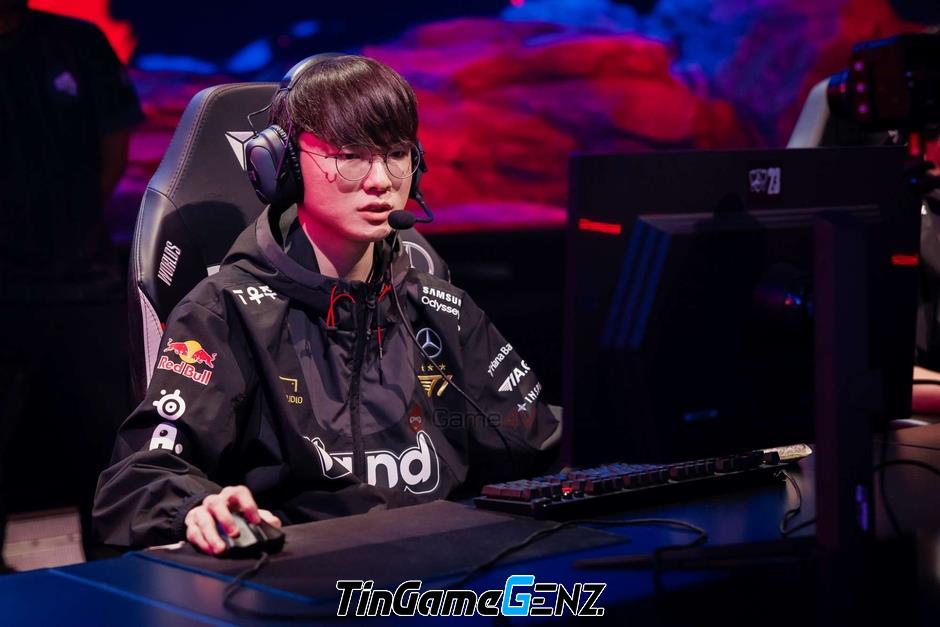 Fan LMHT chế giễu Faker trong sự kiện Red Bull: 