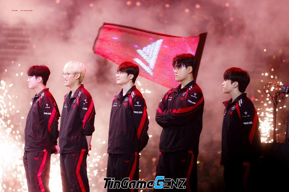 Fan T1 gửi xe tải đến trụ sở chỉ sau 3 ngày GEN đăng quang LCK Mùa Xuân 2024