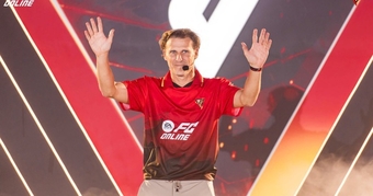 "FC Online Kỷ Niệm Sinh Nhật Đặc Biệt Cùng Huyền Thoại Diego Forlan"