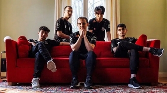 G2 Esports Tạo Sóng Với Thông Báo Đổi Vị Trí Cầu Thủ: Trò Đùa Hay Chiến Lược?