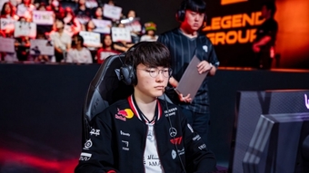 "Giấc Mơ Đế Chế Một Màu: Sếp Lớn T1 Quyết Định Hậu Trường Hỗ Trợ Faker"