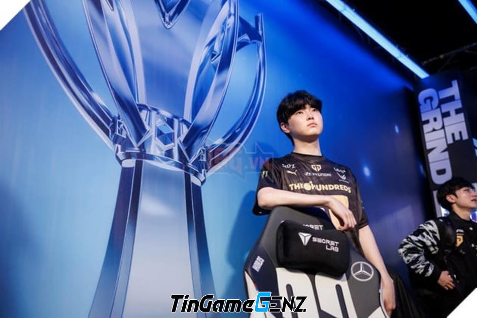 Hình ảnh Chovy cô đơn tại LCK Awards khiến cộng đồng xót xa