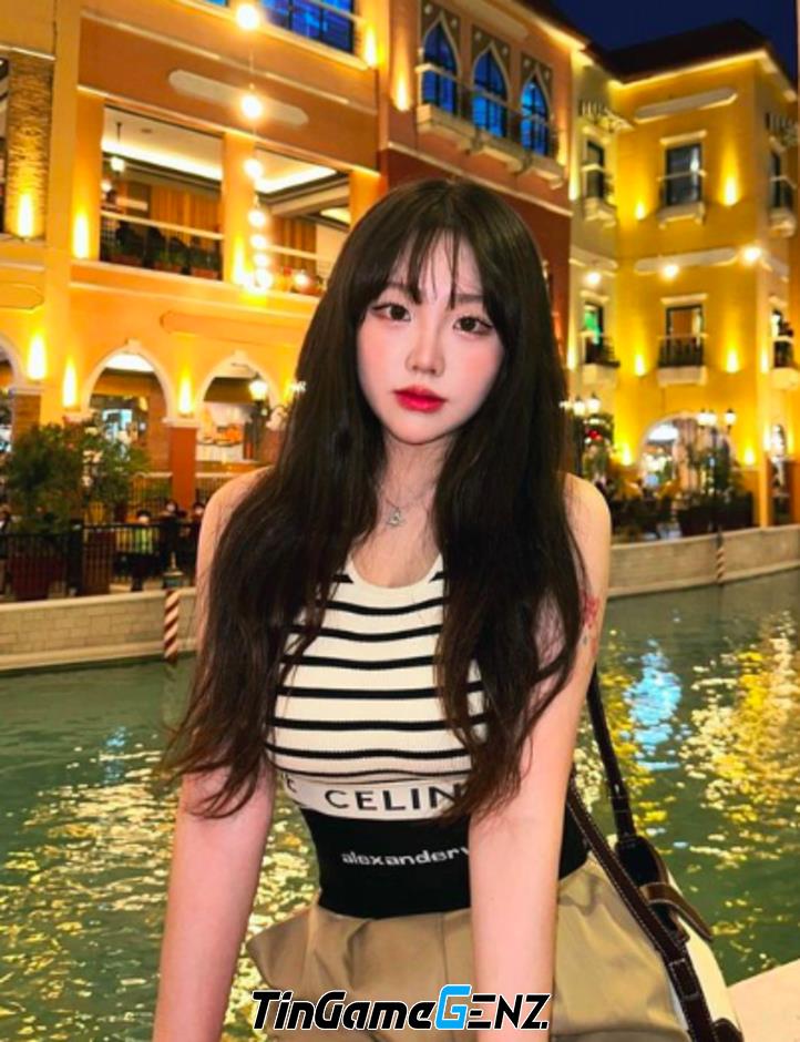 Hot girl fan T1 tức giận vì bị game thủ nghi ngờ.