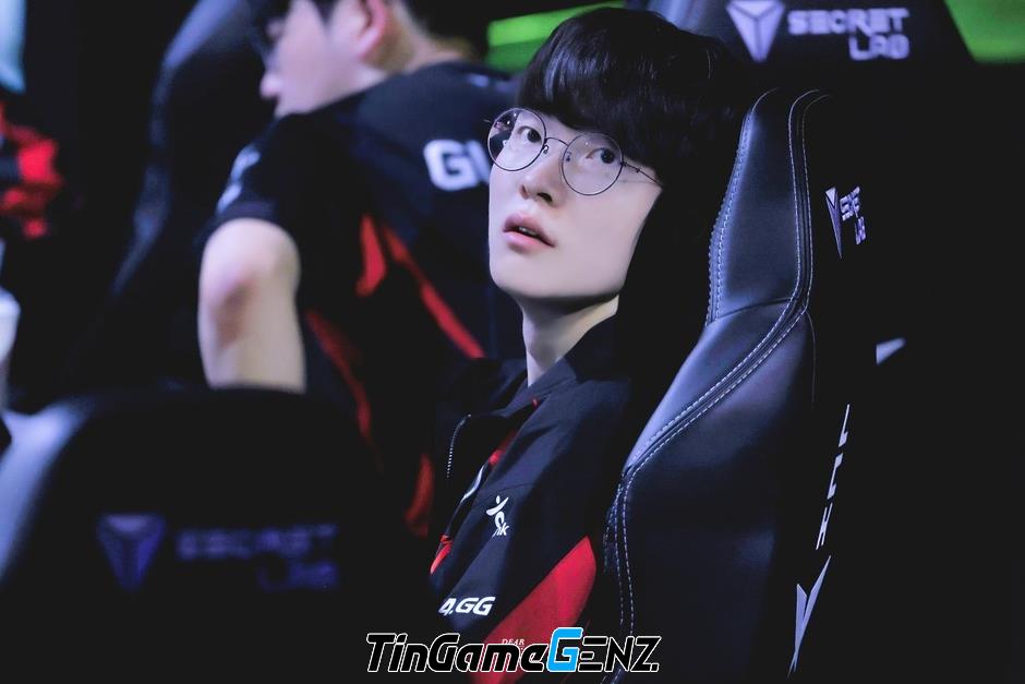 kkOma chúc Faker 