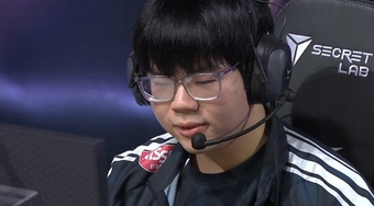 "LCK Chứng Kiến Chiến Công Lịch Sử của LazyFeel: Niềm Tự Hào Của Cộng Đồng Fan Việt"