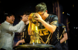 "Nghi Vấn: Riot Có Thiên Vị Khi Chọn Uzi Vào Hall of Legends?"