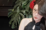 "Nữ Streamer LMHT Tài Năng Chơi Nhạc Trực Tiếp, Khiến Đối Thủ Ngỡ Ngàng Trên Sóng"