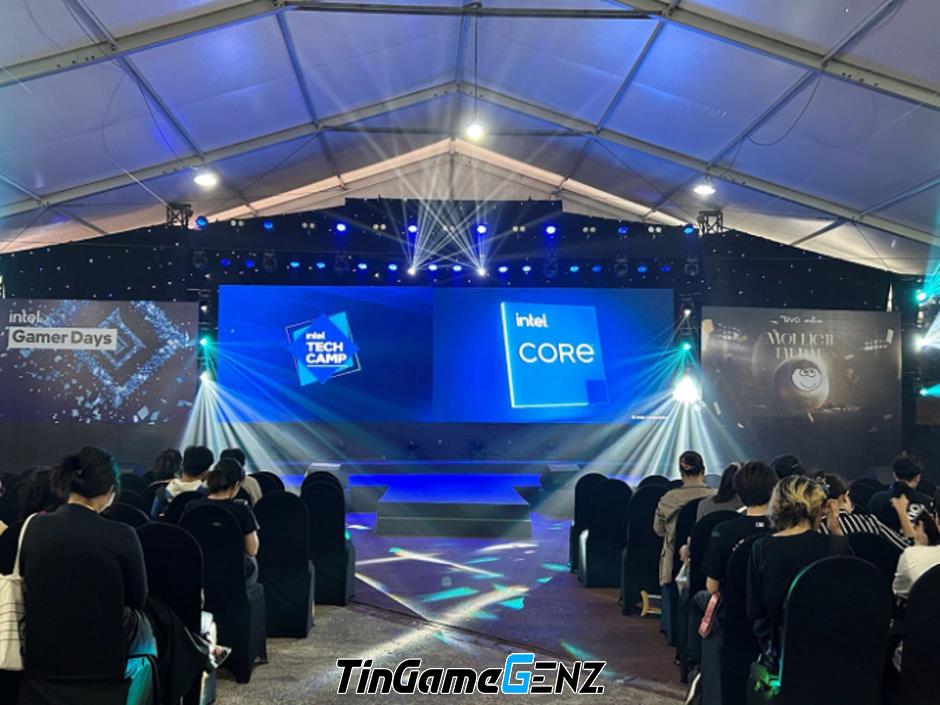 Philips tham gia INTEL TECH CAMP 2023 với màn hình mới, tiên tiến, phù hợp với tất cả người dùng.