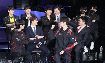 T1, đội vô địch LCK Mùa Xuân 2024, gặp khó tin từ 9/10 đối thủ, Faker và kkOma có suy nghĩ khác