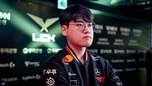 "T1 Thua GenG: Phản ứng gây tranh cãi từ anti fan đối với Gumayusi"
