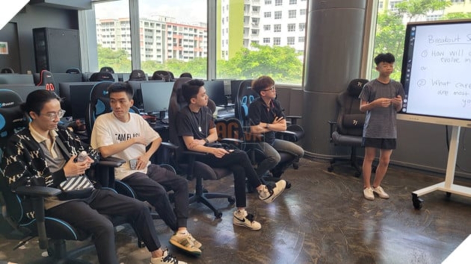 Team Flash và Gen.G Global Academy hợp tác tổ chức khóa đào tạo LMHT chuyên nghiệp đầu tiên tại Việt Nam