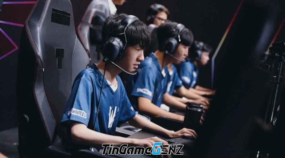VCS phạt nặng theScore esports vì scandal lớn nhất LMHT, fan quốc tế đã sẵn lòng? VCS phạt nặng theScore esports vì scandal lớn nhất LMHT, fan quốc tế đã sẵn lòng?