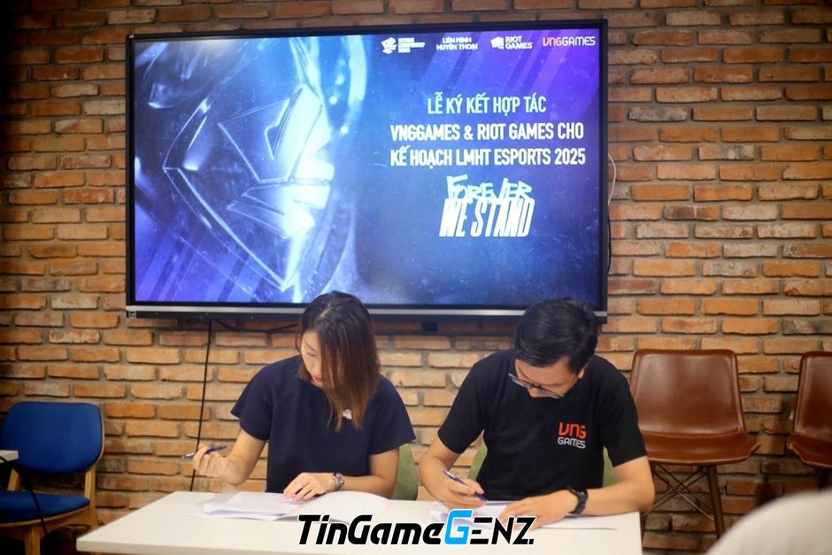 VNG Games và Riot Games công bố hợp tác Esports LMHT 2025.