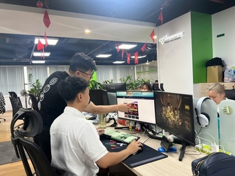 "Đột Kích: Bảo Tồn và Phát Triển Bộ Môn eSports Truyền Thống Tại VTC" "Đột Kích: Bảo Tồn và Phát Triển Bộ Môn eSports Truyền Thống Tại VTC"