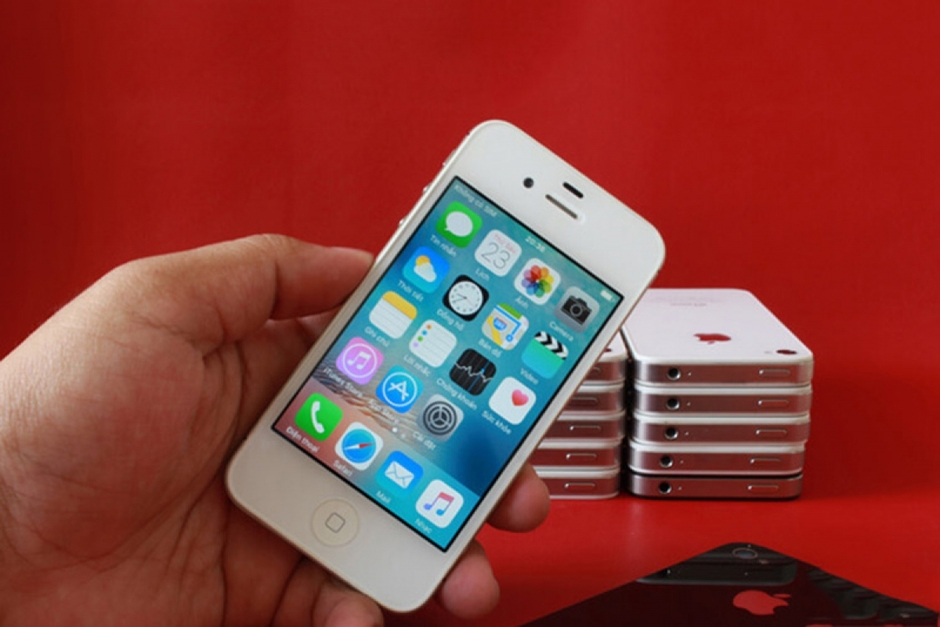 ### 2 Mẫu iPhone Kinh Điển Vẫn Gây Sốt Tại Việt Nam: Bạn Có Biết Chúng Chưa Bao Giờ Lỗi Thời? ### Khám Phá 2 Mẫu iPhone Huyền Thoại Chưa Bao Giờ Cũ Kỹ: Thế Hệ Mới Biết Gì Về Chúng?