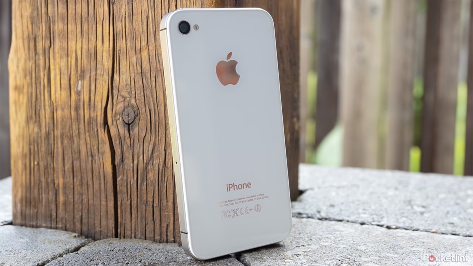 ### 2 Mẫu iPhone Kinh Điển Vẫn Gây Sốt Tại Việt Nam: Bạn Có Biết Chúng Chưa Bao Giờ Lỗi Thời? ### Khám Phá 2 Mẫu iPhone Huyền Thoại Chưa Bao Giờ Cũ Kỹ: Thế Hệ Mới Biết Gì Về Chúng?