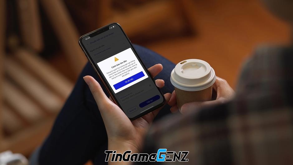 **“Cảnh Báo: Ngừng Ngay Nếu Nhận Thông Báo Này Khi Chuyển Khoản - Bảo Vệ Tài Chính Của Bạn”**