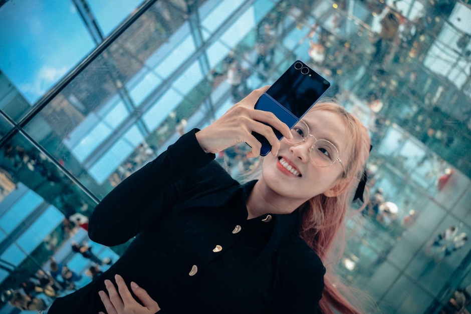 “Galaxy Z Fold7: Đánh Giá Chi Tiết Về Camera - Chất Lượng Nâng Cao & Tính Năng Galaxy AI Đáng Kinh Ngạc” “Galaxy Z Fold7: Đánh Giá Chi Tiết Về Camera - Chất Lượng Nâng Cao & Tính Năng Galaxy AI Đáng Kinh Ngạc”