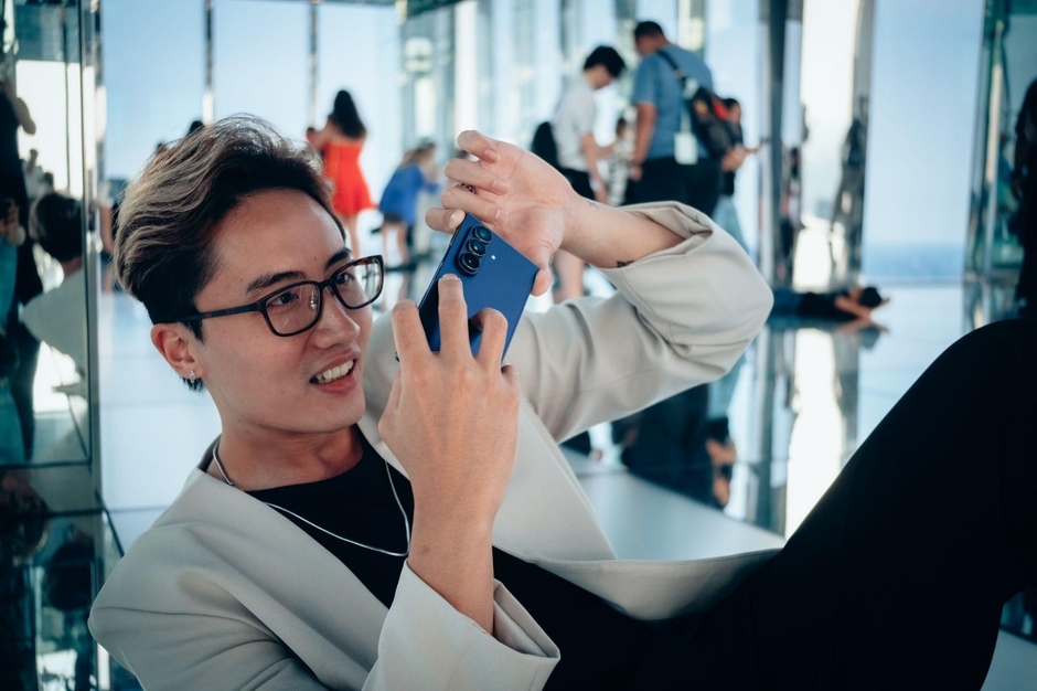 “Galaxy Z Fold7: Đánh Giá Chi Tiết Về Camera - Chất Lượng Nâng Cao & Tính Năng Galaxy AI Đáng Kinh Ngạc” “Galaxy Z Fold7: Đánh Giá Chi Tiết Về Camera - Chất Lượng Nâng Cao & Tính Năng Galaxy AI Đáng Kinh Ngạc”