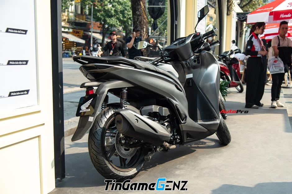 **Honda SH 350i 2025: Thiết Kế Tinh Chỉnh và Tiện Ích Mới, Giá Chỉ Gần 153 Triệu Đồng**