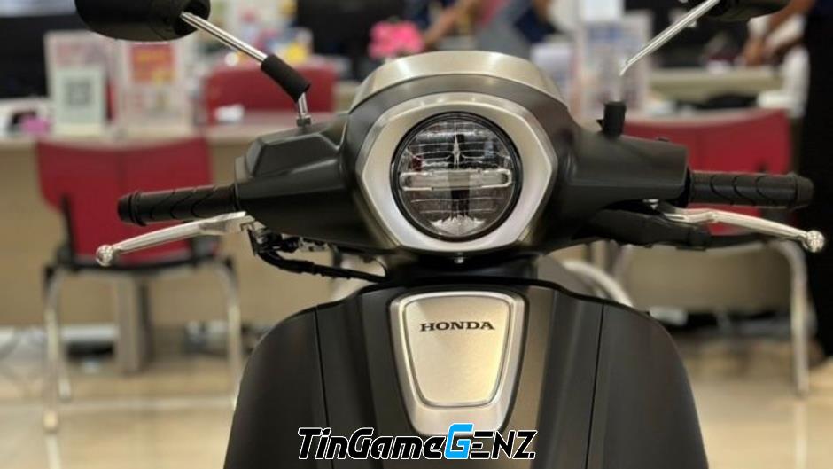 **Khám Phá Chiếc Xe Tay Ga Mới Của Honda: Đẹp Như Vespa Chỉ Với Giá 43 Triệu Đồng**