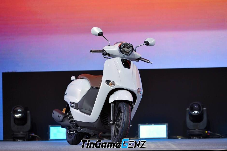 **Khám Phá Chiếc Xe Tay Ga Mới Của Honda: Đẹp Như Vespa Chỉ Với Giá 43 Triệu Đồng**