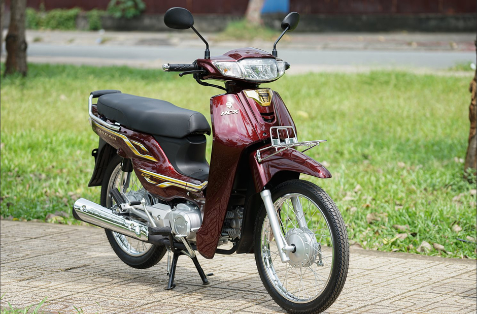 **Khám Phá Honda Dream Mới Tại Việt Nam: Siêu Phẩm Tiết Kiệm Nhiên Liệu 50km/lít với Thiết Kế Vàng Sang Trọng và Công Nghệ Cổ Điển** **Khám Phá Honda Dream Mới Tại Việt Nam: Siêu Phẩm Tiết Kiệm Nhiên Liệu 50km/lít với Thiết Kế Vàng Sang Trọng và Công Nghệ Cổ Điển**