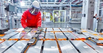 **Khám Phá Phương Pháp Đột Phá Trong Việc Xử Lý Pin Lithium-Ion Cũ: Hiệu Suất Vượt Trội**