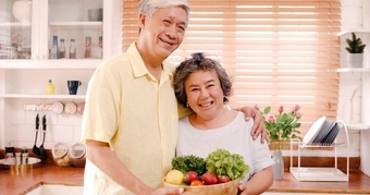 "10 Cách Để Yêu Thương Và Chăm Sóc Ba Mẹ Từ Xa"