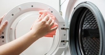 "4 Lý Do Tại Sao Máy Giặt Cửa Trước Có Thể Không Phù Hợp: Những Khuyết Điểm Nên Biết Trước Khi Mua"