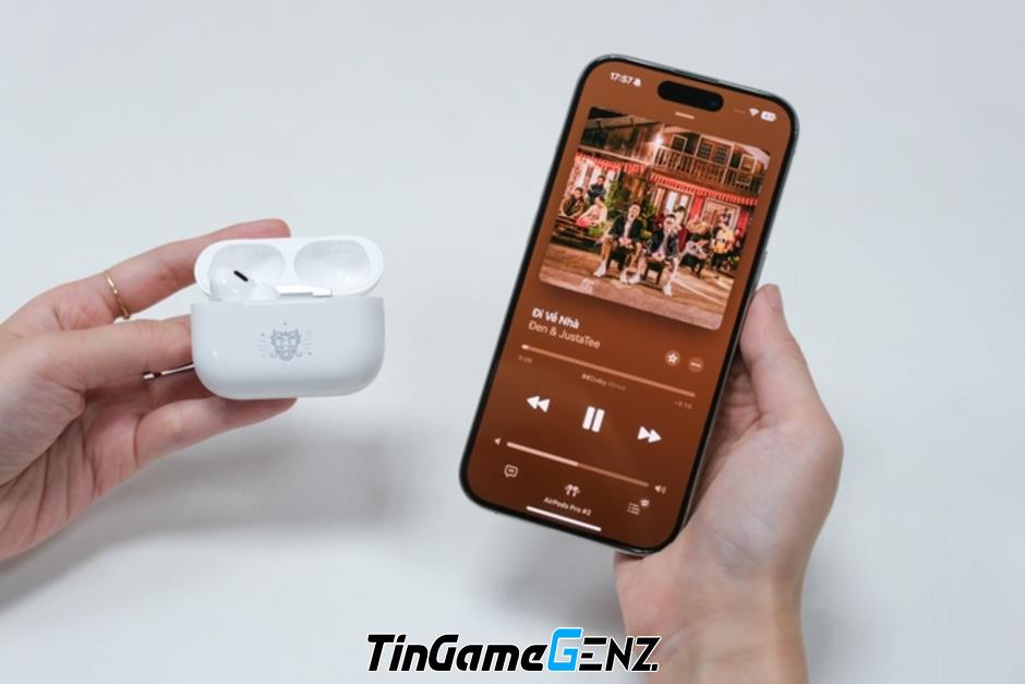 AirPods Pro 2 phiên bản đặc biệt Tết Nguyên đán Việt Nam, hoạ tiết hình rồng siêu đẹp.