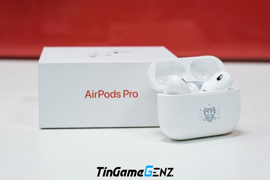 AirPods Pro 2 phiên bản đặc biệt Tết Nguyên đán Việt Nam, hoạ tiết hình rồng siêu đẹp.