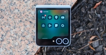 "Ảnh Rò Rỉ Ấn Tượng của Galaxy Z Flip 7: Thiết Kế Mới Đầy Cuốn Hút Xuất Hiện"