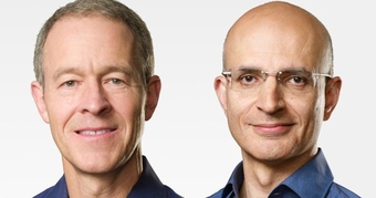 "Apple công bố thay đổi nhân sự quan trọng: Người được kỳ vọng kế thừa Tim Cook sẽ nghỉ hưu vào cuối năm 2025"
