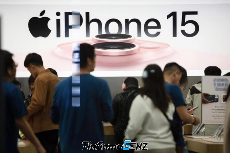 Apple giảm giá iPhone lần đầu tiên