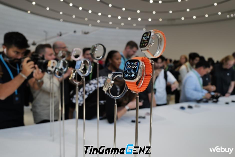 Apple Watch Ultra 2 ra mắt: Thiết kế đẹp, cực tiện cho phép “bấm ngón tay”