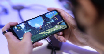 Asus ROG Phone 8 - "Chiến thần" chơi game độc đáo và ấn tượng.