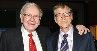 "Bill Gates Sốc Khi Nhớ Lại Câu Nói Đầy Tâm Tư Của Warren Buffett Về Việc Theo Dõi Giờ Làm Của Nhân Viên"