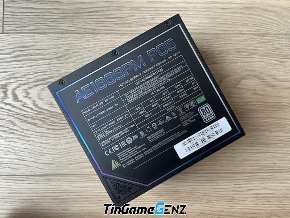 Bộ nguồn Gigabyte 1000W, hiệu suất lên đến 92%