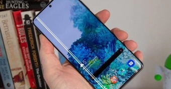 "Cách Khắc Phục Hiện Tượng Màn Hình Sọc Xanh Trên Điện Thoại Samsung Galaxy"